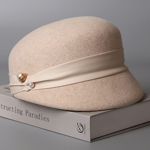 Newness Parisian Promenade Pearl Felt Hat in luxurious wool, showcasing its elegant vintage design and pearl detailing.