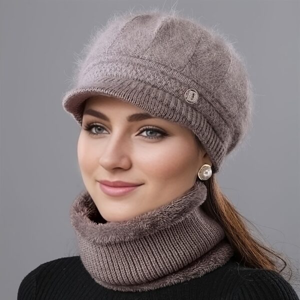 The Newness Cozy Escape Winter Warm Set: a stylish and cozy outfit perfect for holiday outings and cold-weather adventures. Model showcases the chic design and warm fabrics.