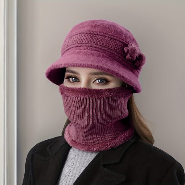 Stay cozy and chic this winter with the Newness Vienna Nights Floral Winter Hat. Featuring a beautiful floral design, this hat is perfect for winter outings and holiday gatherings.