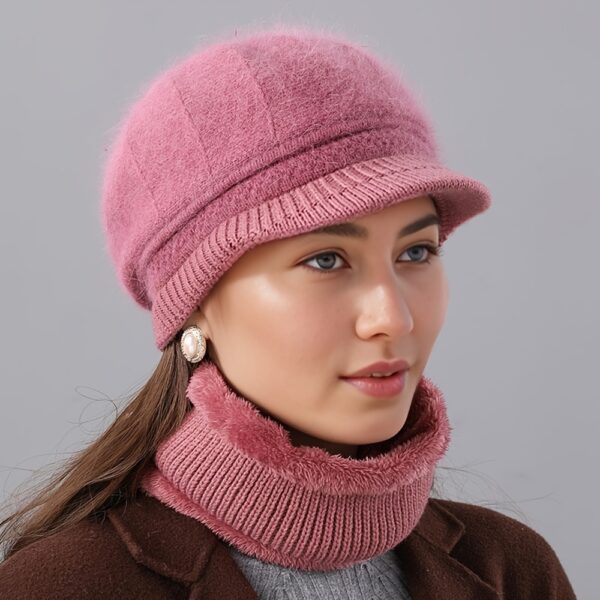 The Newness Cozy Escape Winter Warm Set: a stylish and cozy outfit perfect for holiday outings and cold-weather adventures. Model showcases the chic design and warm fabrics.