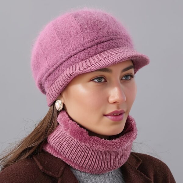 The Newness Cozy Escape Winter Warm Set: a stylish and cozy outfit perfect for holiday outings and cold-weather adventures. Model showcases the chic design and warm fabrics.
