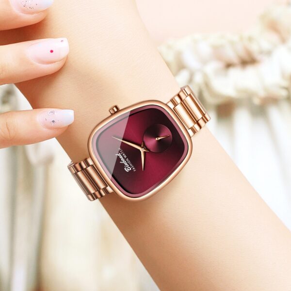 Rose gold luxury quartz watch by Newness, showcasing its elegant design and details.