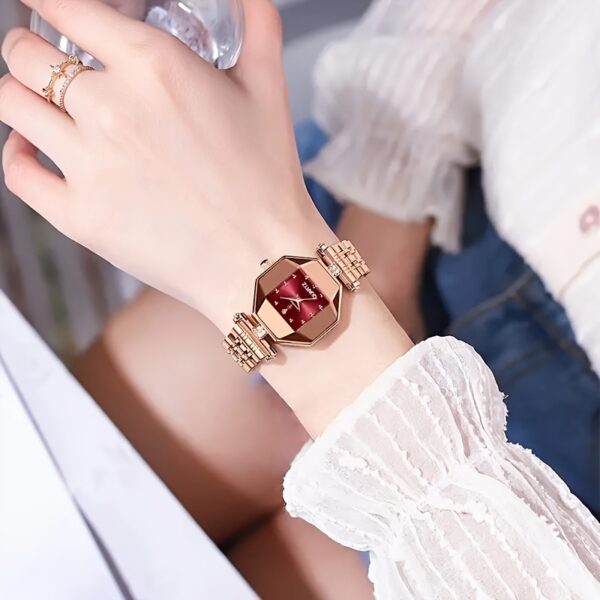 Newness Celestial Dusk Glamorous Quartz Watch: A close-up showcasing its elegant design and shimmering details.