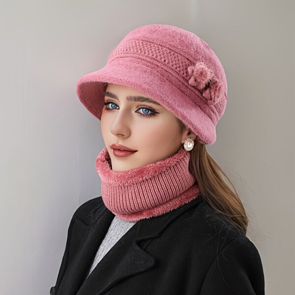 Stay cozy and chic this winter with the Newness Vienna Nights Floral Winter Hat. Featuring a beautiful floral design, this hat is perfect for winter outings and holiday gatherings.