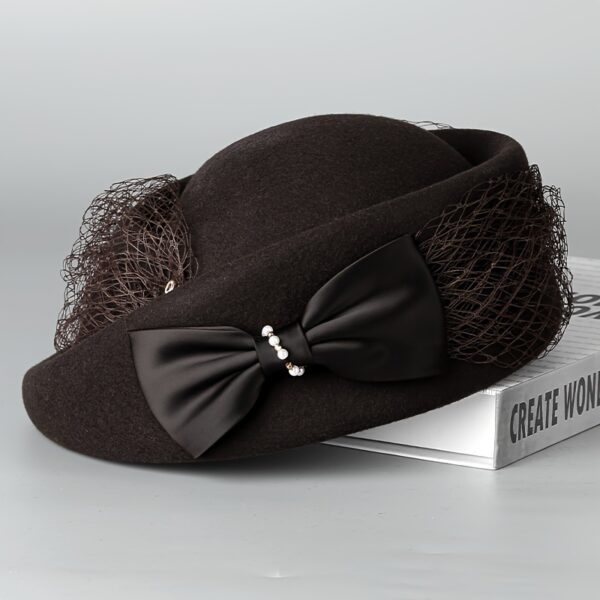 Stylish Newness Riviera Flat Top Straw Hat, perfect for sunny days. A wide-brimmed straw hat with a flat top, showcasing a chic and elegant design.