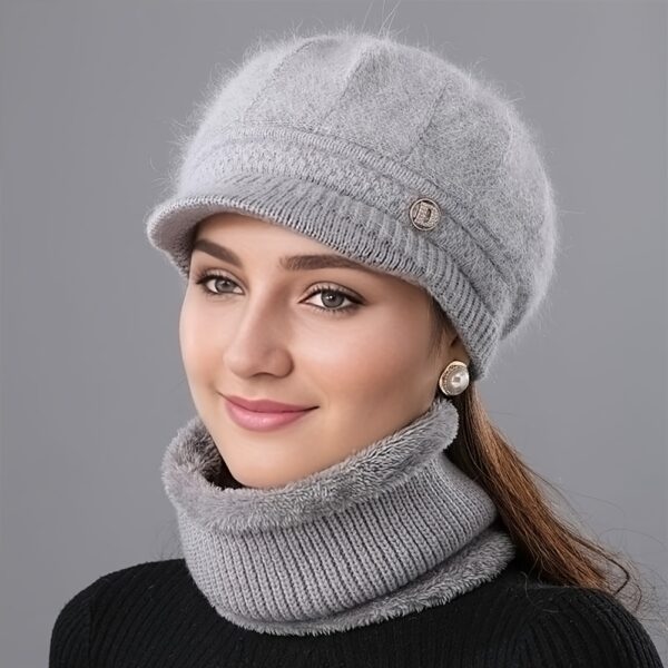 The Newness Cozy Escape Winter Warm Set: a stylish and cozy outfit perfect for holiday outings and cold-weather adventures. Model showcases the chic design and warm fabrics.
