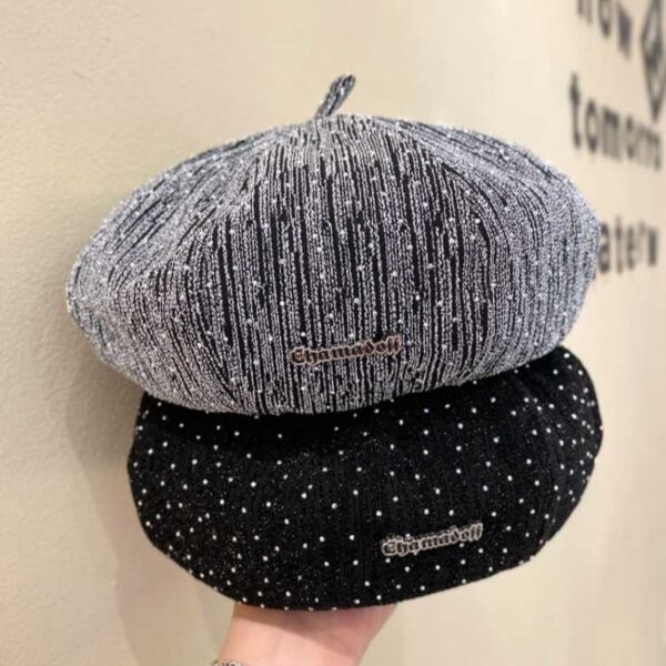 Elevate your style with the Newness Lumière Sparkling Beret Hat. This chic and modern accessory features a sparkling design, perfect for adding a touch of glamour to any outfit.