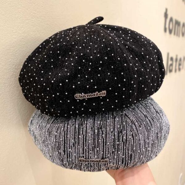Elevate your style with the Newness Lumière Sparkling Beret Hat. This chic and modern accessory features a sparkling design, perfect for adding a touch of glamour to any outfit.