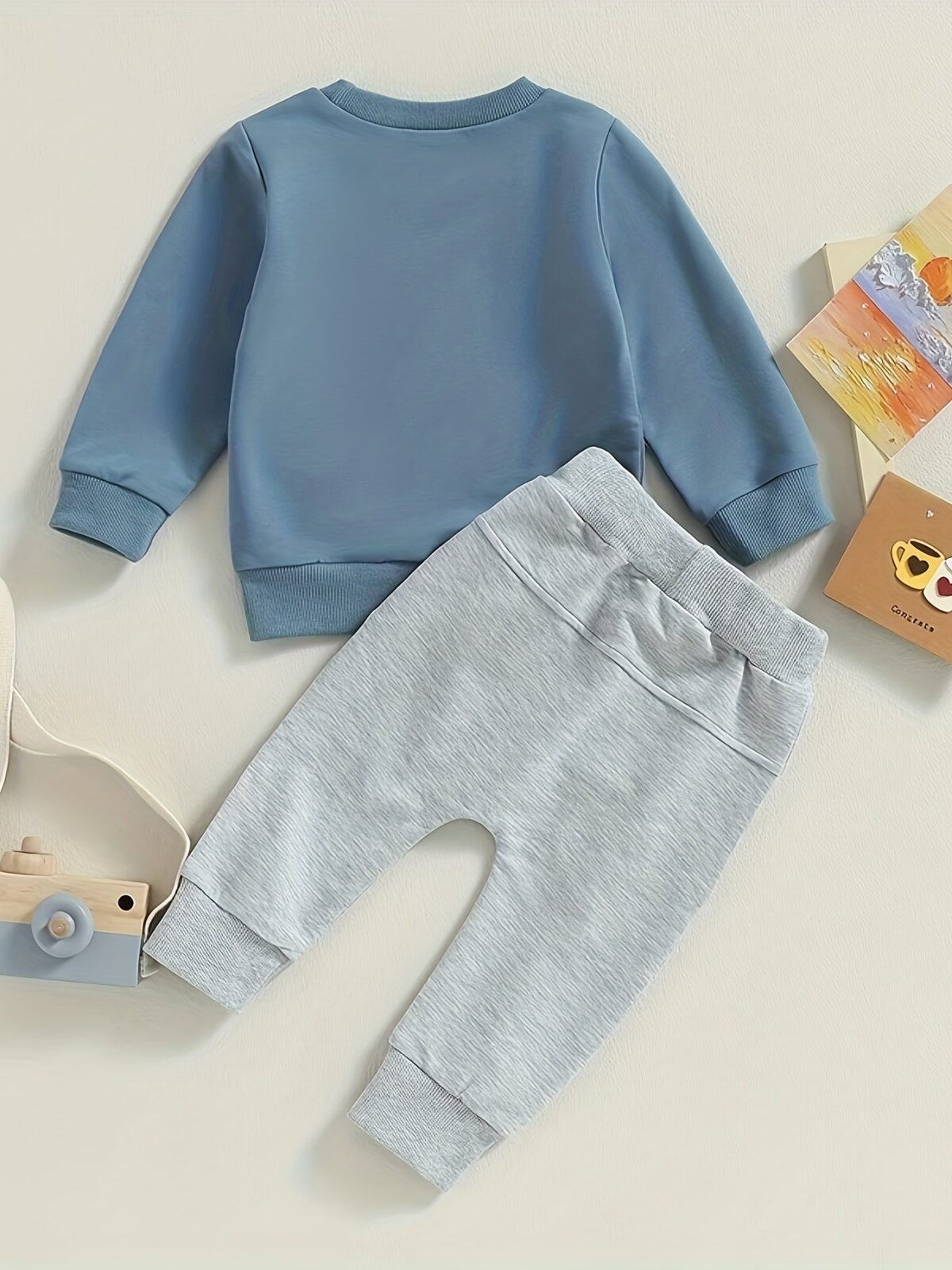 Stylish boys letter print sweatshirt and pants set in grey perfect for spring and fall The comfortable crew neck sweatshirt features a trendy letter print and is paired with matching pants