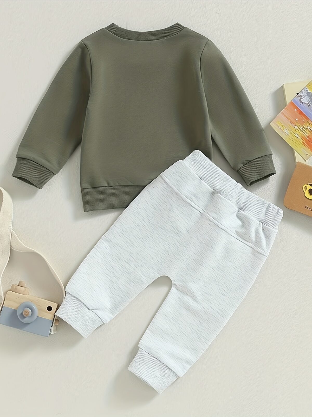 Stylish boys letter print sweatshirt and pants set in grey perfect for spring and fall The comfortable crew neck sweatshirt features a trendy letter print and is paired with matching pants