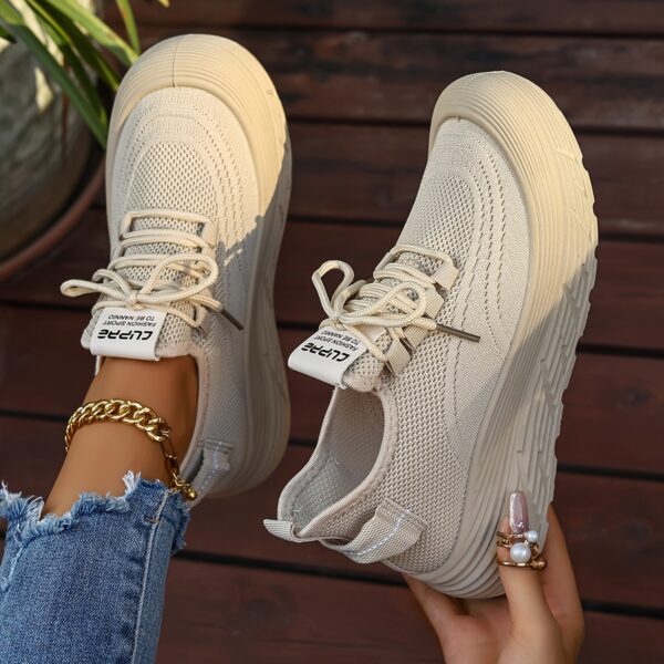 Newness striped casual sneakers in a breathable and durable design perfect for everyday wear