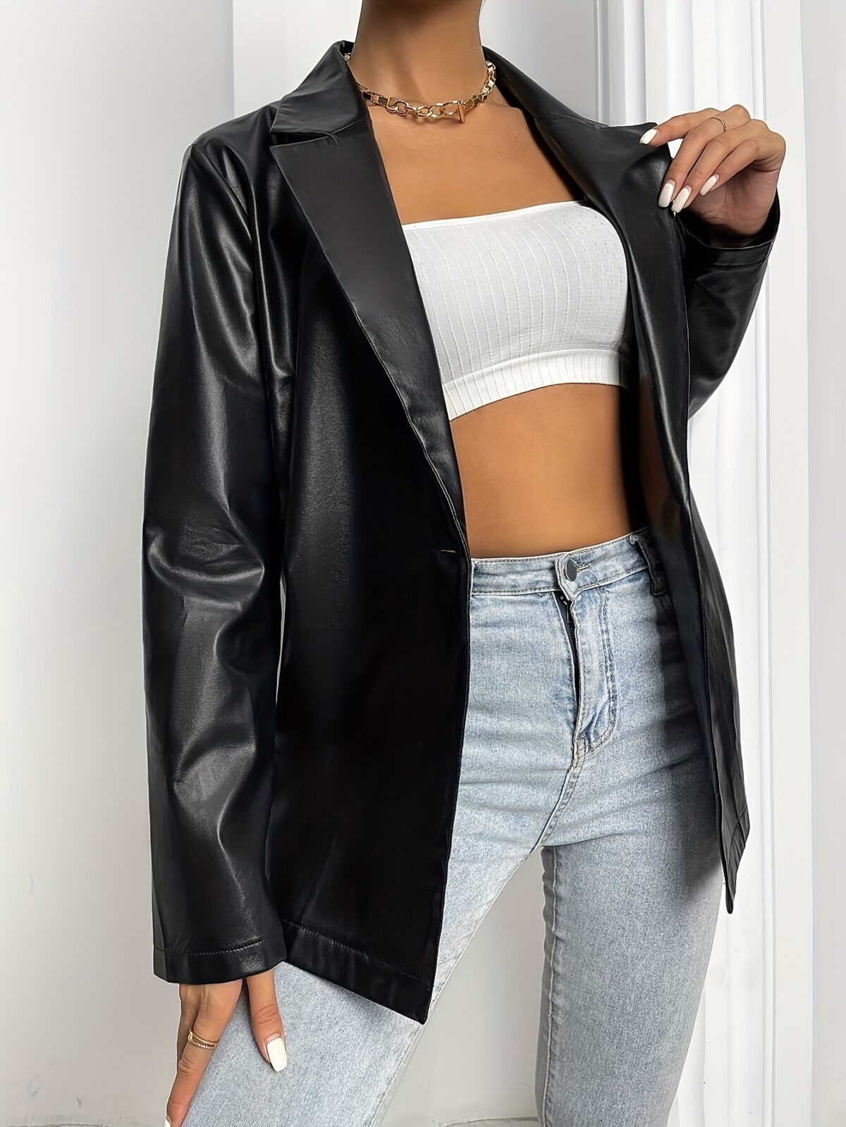Timeless Chic Womens Elegant Single Breasted Blazer in a comfortable loose fit perfect for fallwinter Featuring long sleeves and a chic single button design