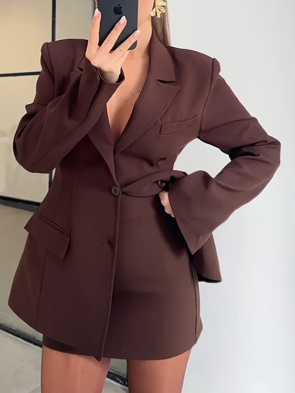 Newness Boardroom Boss Womens Elegant Tailored Lapel Collar Suit Jacket in brown A versatile blazer perfect for the office formal events or casual wear Featuring a tailored fit long sleeves and a flattering belted waist