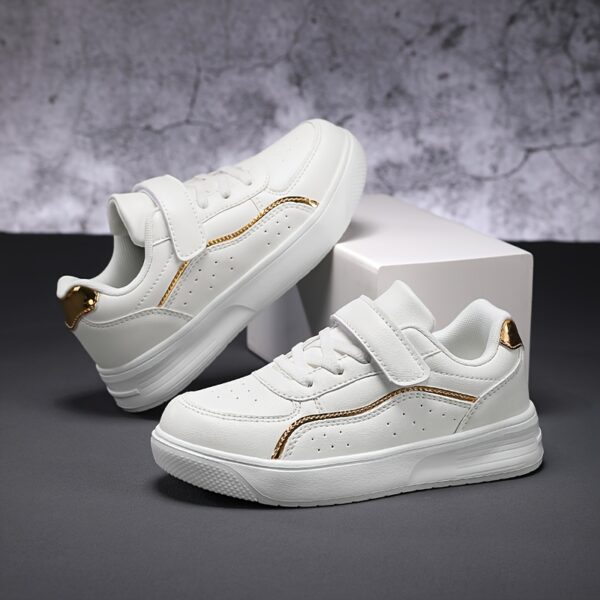 Stylish kids' board shoes in various colors, perfect for skateboarding, running, or everyday wear.