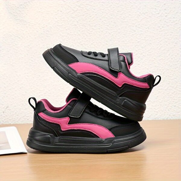 Adorable girls black and pink Twinkle Toes EVA sneakers perfect for autumn and winter Featuring a durable sole and stylish design