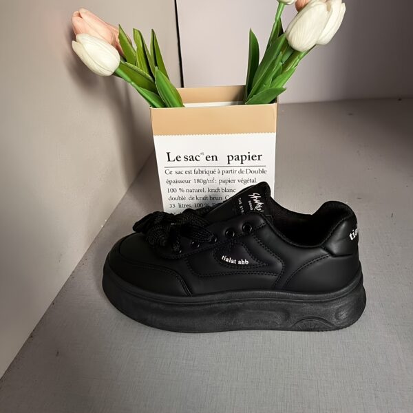 Newness Effortless Chic Womens Casual Sneakers Comfortable and versatile sneakers perfect for any occasion