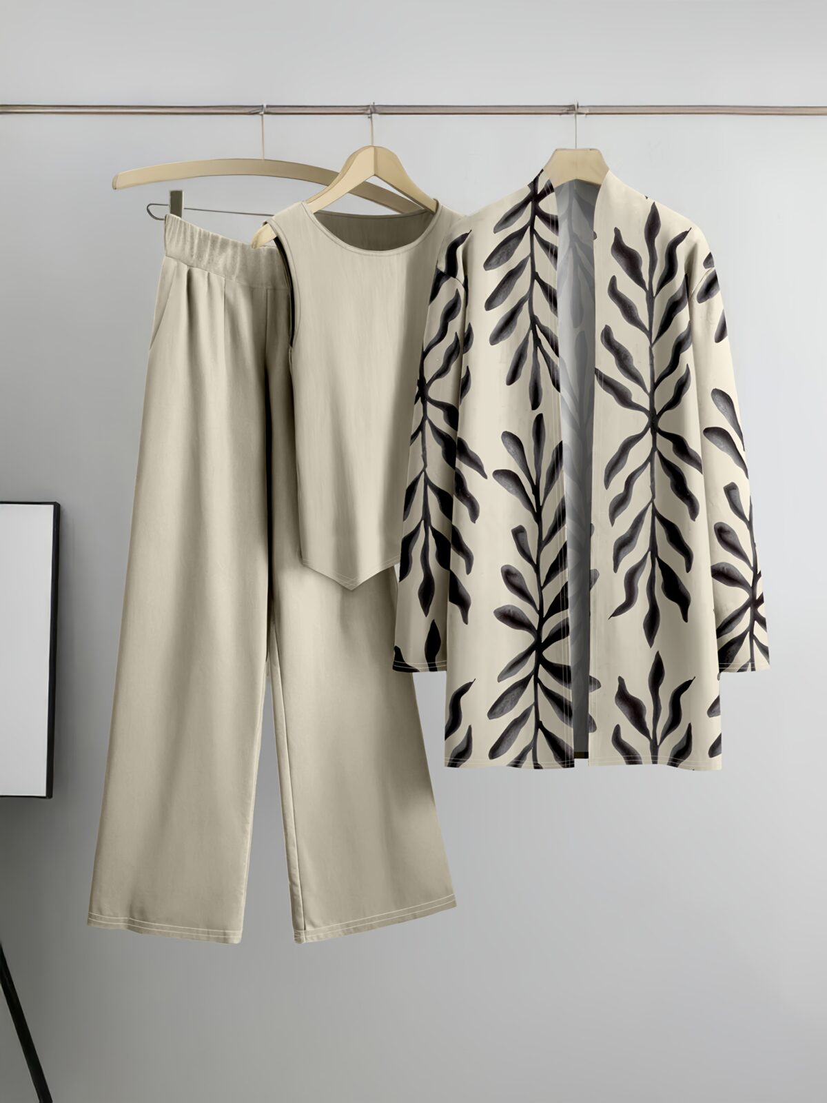 Effortless style meets ultimate comfort with the Newness Botanical Bliss Printed Cardigan Set This versatile two piece set is perfect for all seasons and features a beautiful botanical print