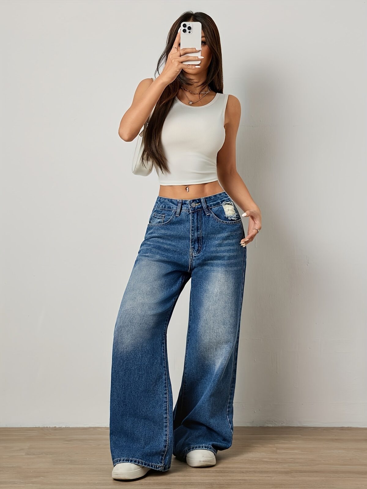 Newness Effortless Chic Womens Straight Leg Jeans A versatile pair of straight leg jeans perfect for any occasion Shown in a flattering comfortable fit