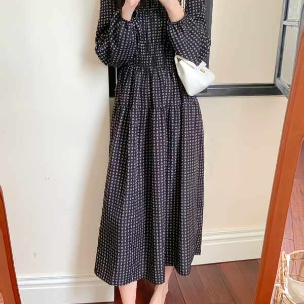 Embrace timeless elegance in the Newness Ethereal Bloom Floral Print Maxi Dress. This chic and comfortable maxi dress features a stunning floral print, perfect for any occasion.