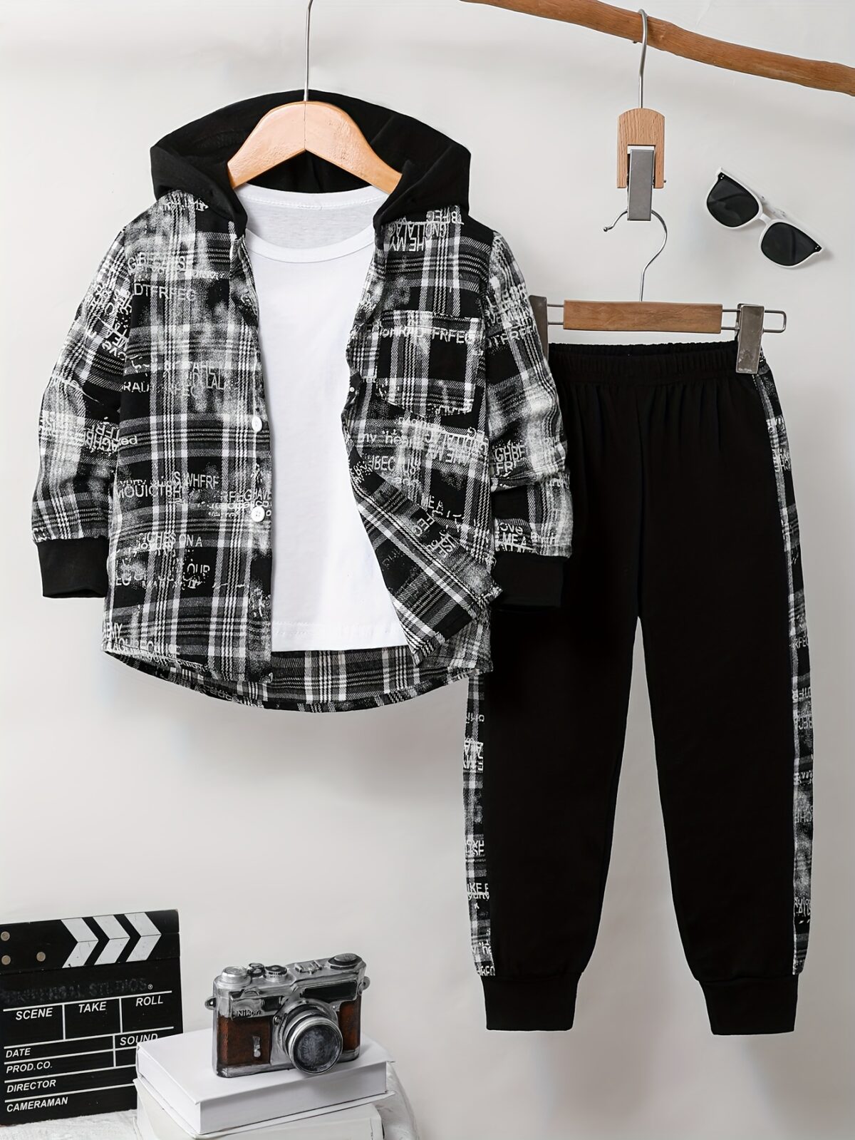 Stylish boys color block set featuring a hooded jacket and pants perfect for autumn and winter adventures Durable and comfortable