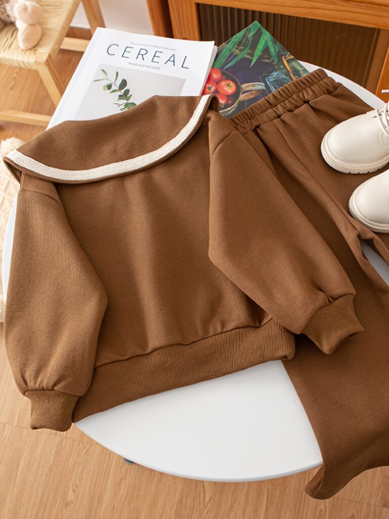 Dubai Dreamer Girls Two-Piece Set in 100% Polyester. Playful design, all-season comfort.