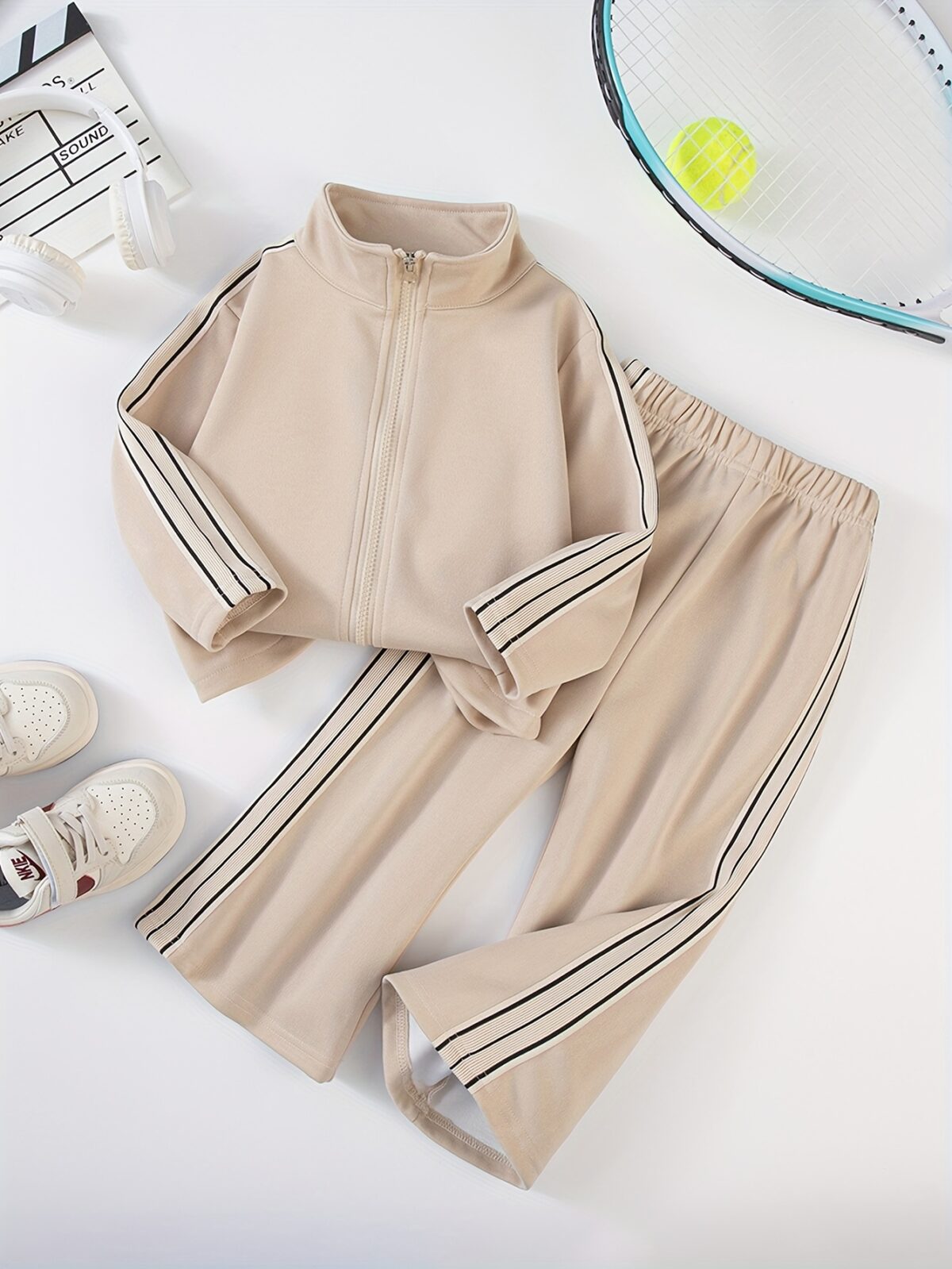 Newness Riviera Girls Sporty Set A stylish comfortable polyester set perfect for play