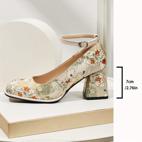 Newness Vienna Bloom Floral Block Heel Pumps in a beautiful spring floral print These elegant pumps feature a comfortable block heel perfect for both formal events and everyday wear