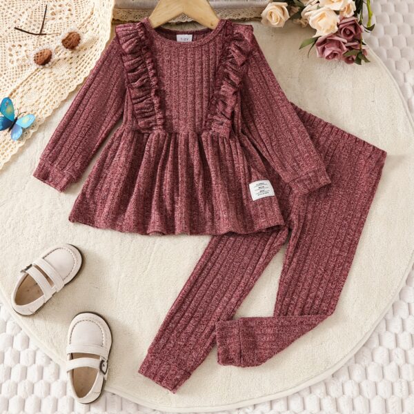 Adorable girls' boho ruffle set in soft, breathable fabric. Perfect for everyday wear or special occasions.