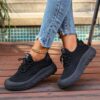 Newness striped casual sneakers in a breathable and durable design perfect for everyday wear