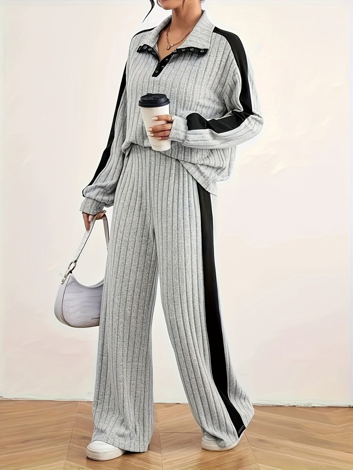 The Newness Milan Casual Suit Set in versatile color This chic and comfortable suit is perfect for any autumn occasion