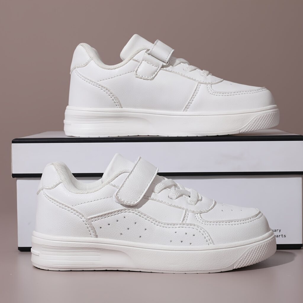 Stylish kids' board shoes in various colors, perfect for skateboarding, running, or everyday wear.