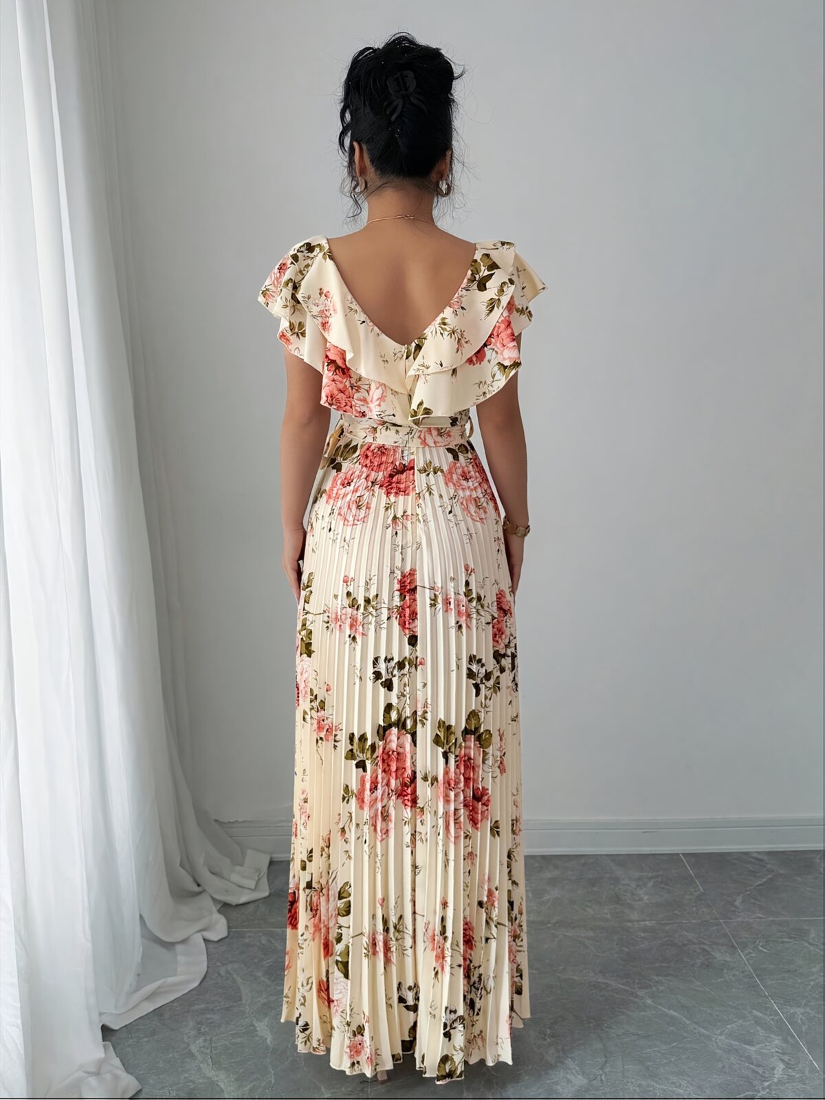Effortlessly chic Newness Casablanca Floral Print Dress perfect for any occasion
