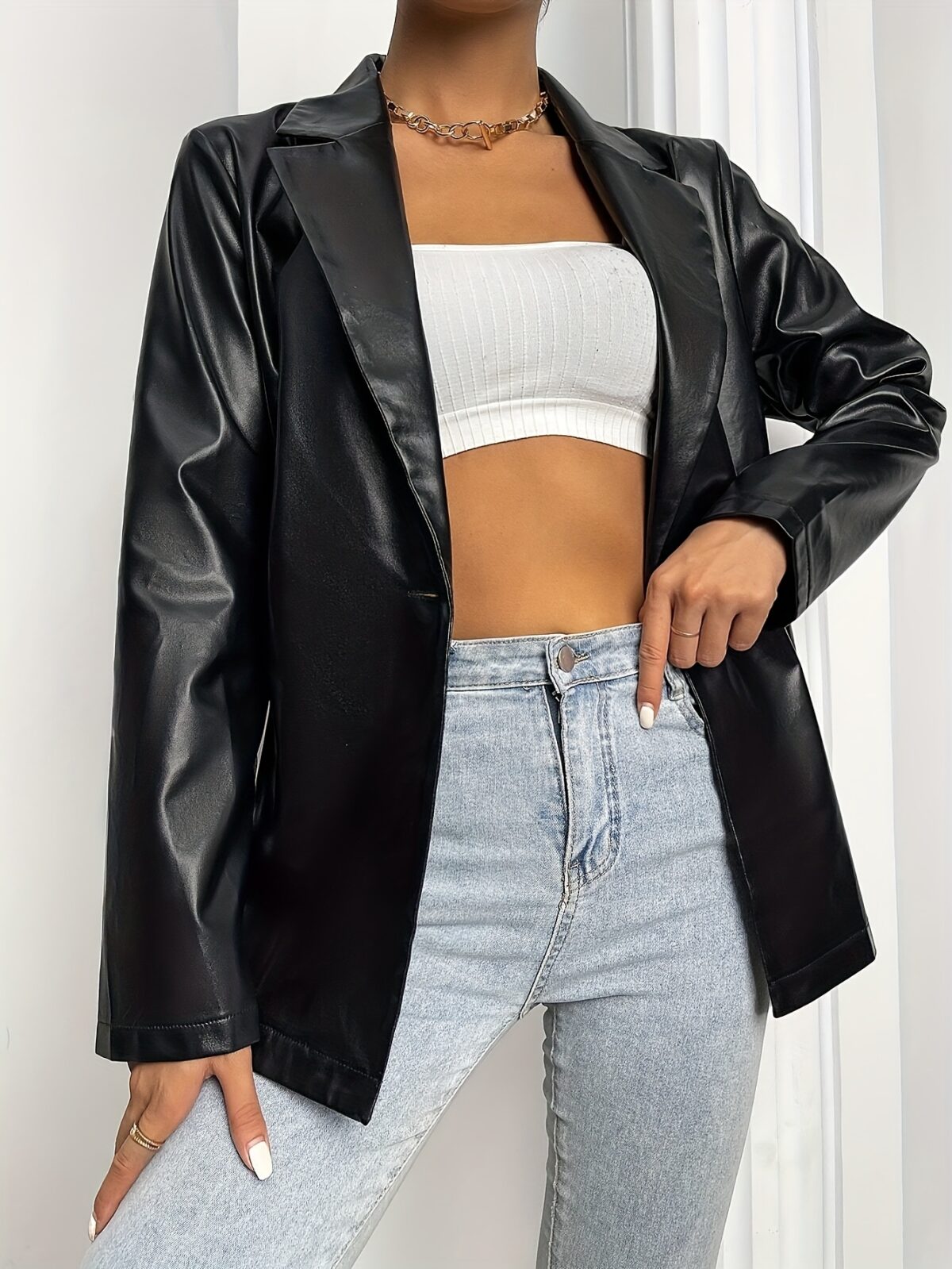 Timeless Chic Womens Elegant Single Breasted Blazer in a comfortable loose fit perfect for fallwinter Featuring long sleeves and a chic single button design