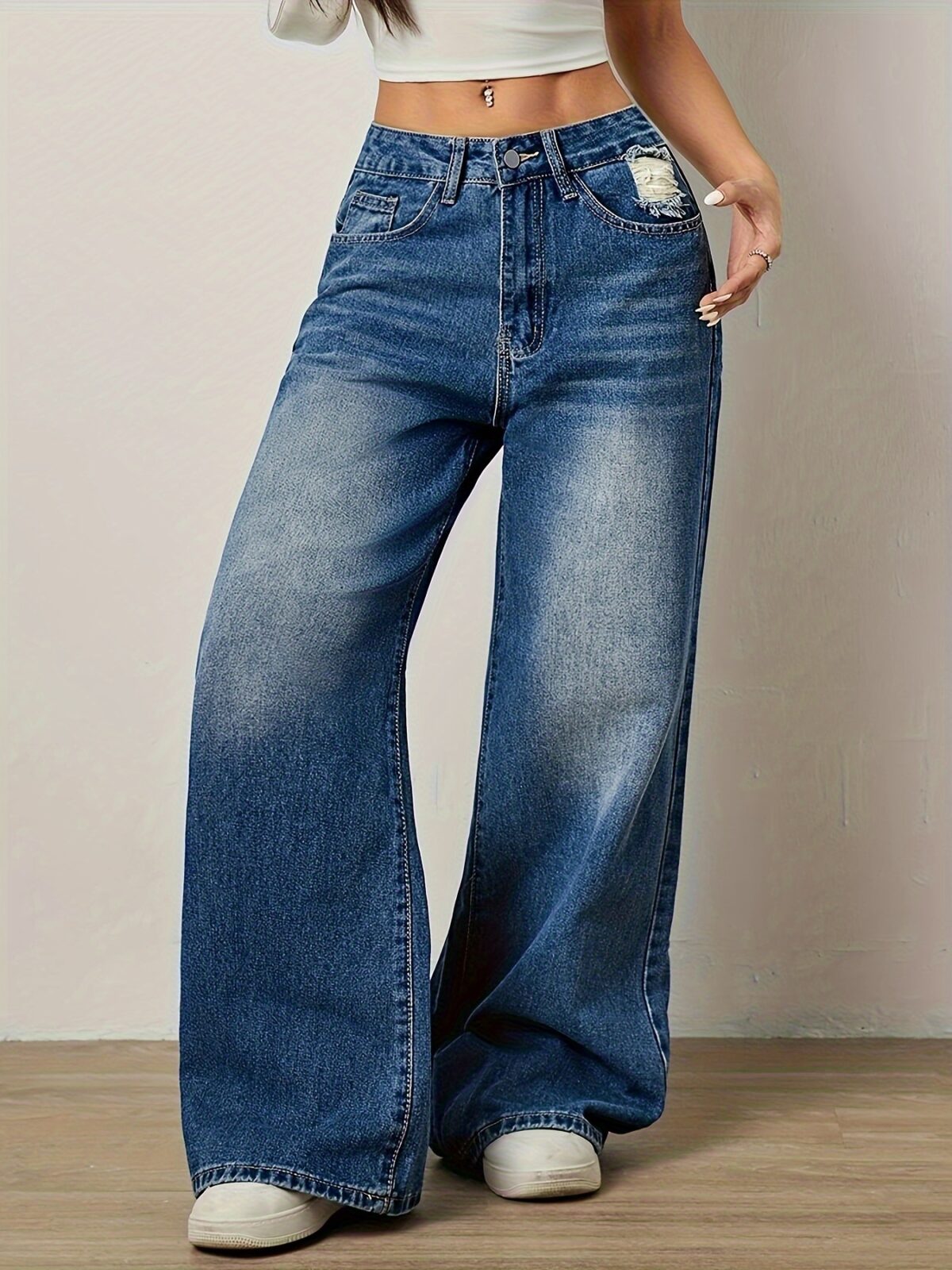 Newness Effortless Chic Womens Straight Leg Jeans A versatile pair of straight leg jeans perfect for any occasion Shown in a flattering comfortable fit