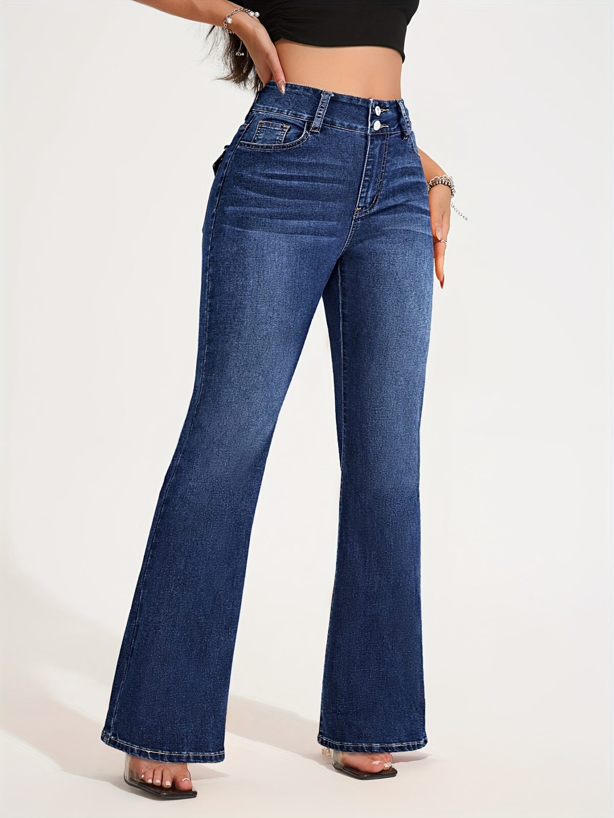 Newness Sculpt  Shine Stretch Skinny Jeans Flattering fit all day comfort Showcasing the jeans on a model