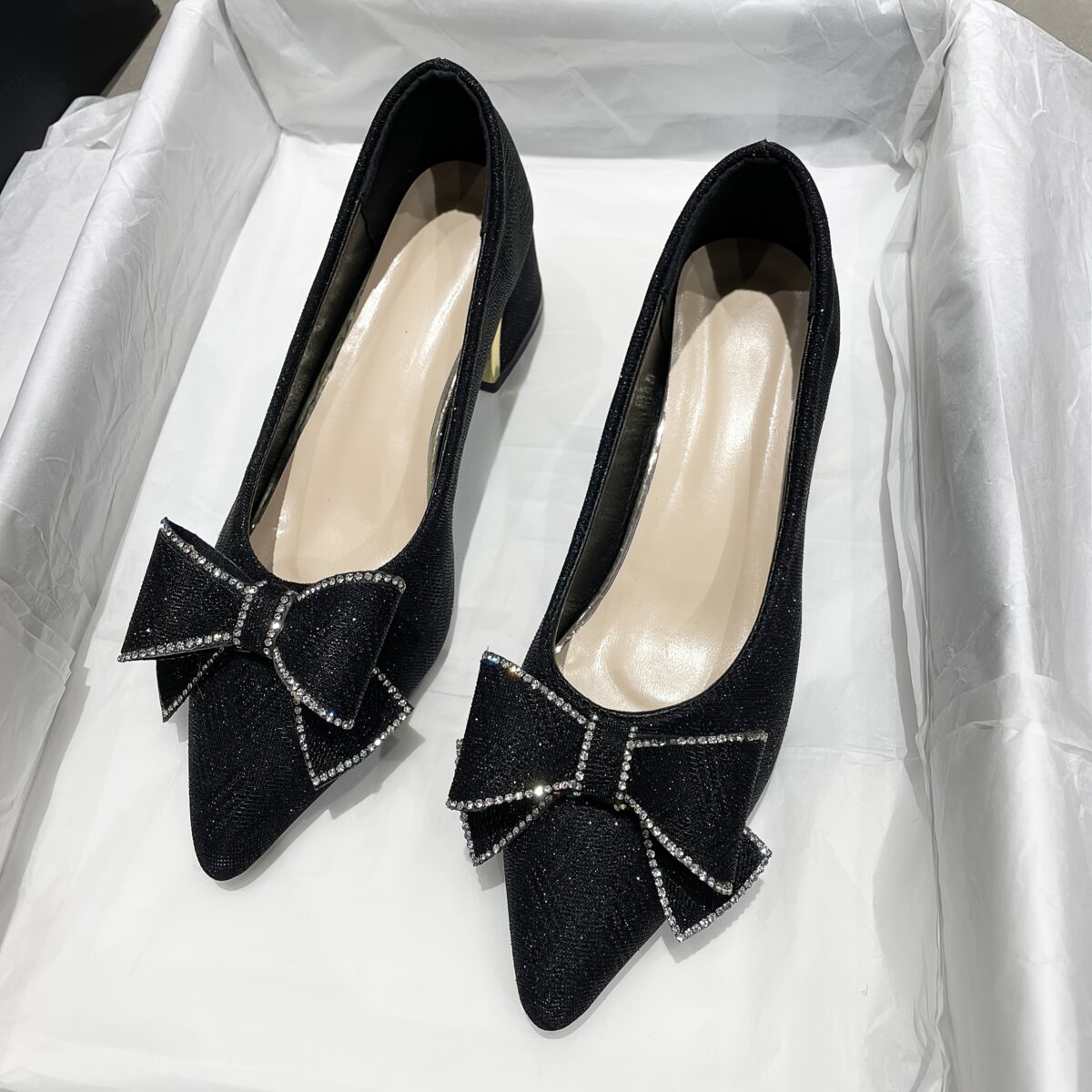 Newness Evening Star Glittery Black Pumps Elevate your style with these versatile and chic black pumps featuring dazzling glitter