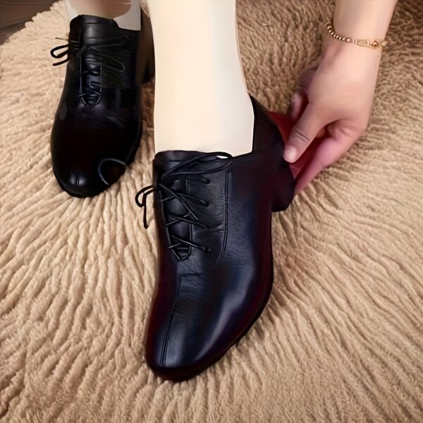 Newness Noir Pointed Block Heels Classic black pointed toe block heels showcasing comfort and elegance Perfect for any occasion