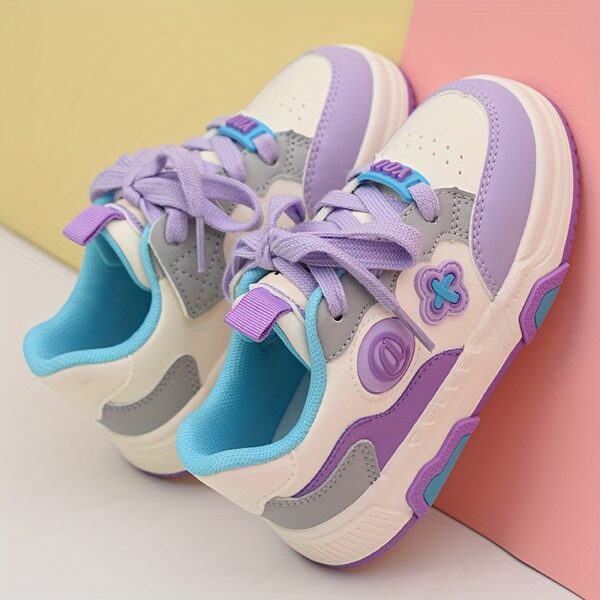 Stylish and comfortable Spring Breeze Girls board shoes perfect for spring and autumn Featuring a trendy design and anti slip rubber soles