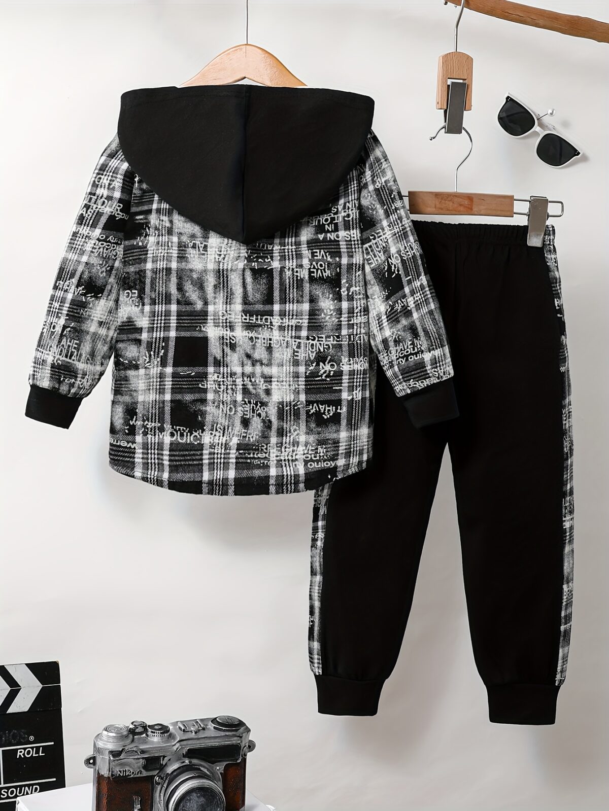 Stylish boys color block set featuring a hooded jacket and pants perfect for autumn and winter adventures Durable and comfortable