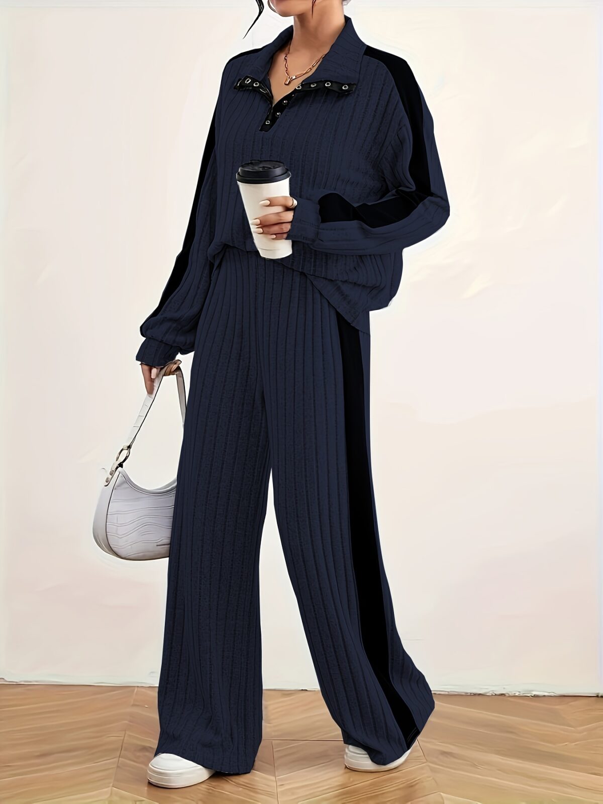 The Newness Milan Casual Suit Set in versatile color This chic and comfortable suit is perfect for any autumn occasion