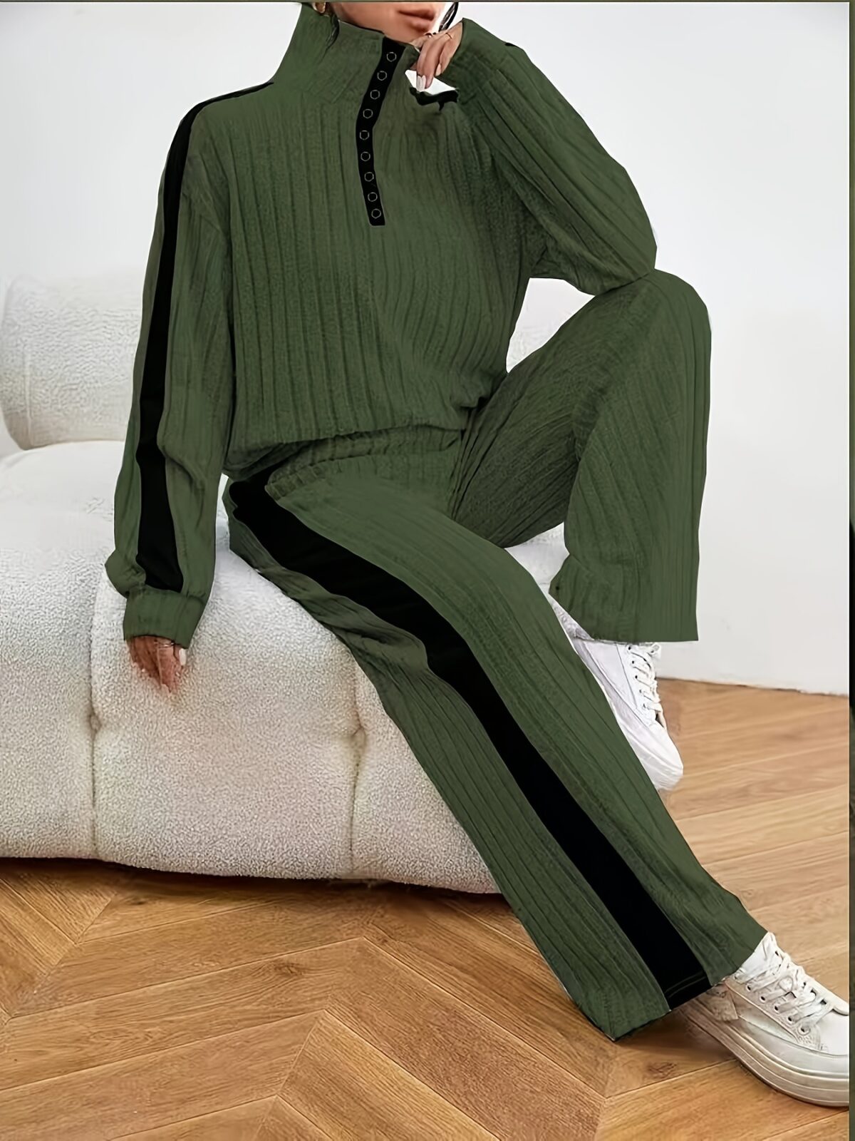 The Newness Milan Casual Suit Set in versatile color This chic and comfortable suit is perfect for any autumn occasion