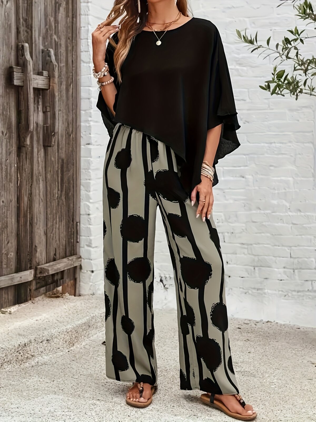 Cairo Nights Geometric Print Set from Newness Chic modern and effortlessly sophisticated
