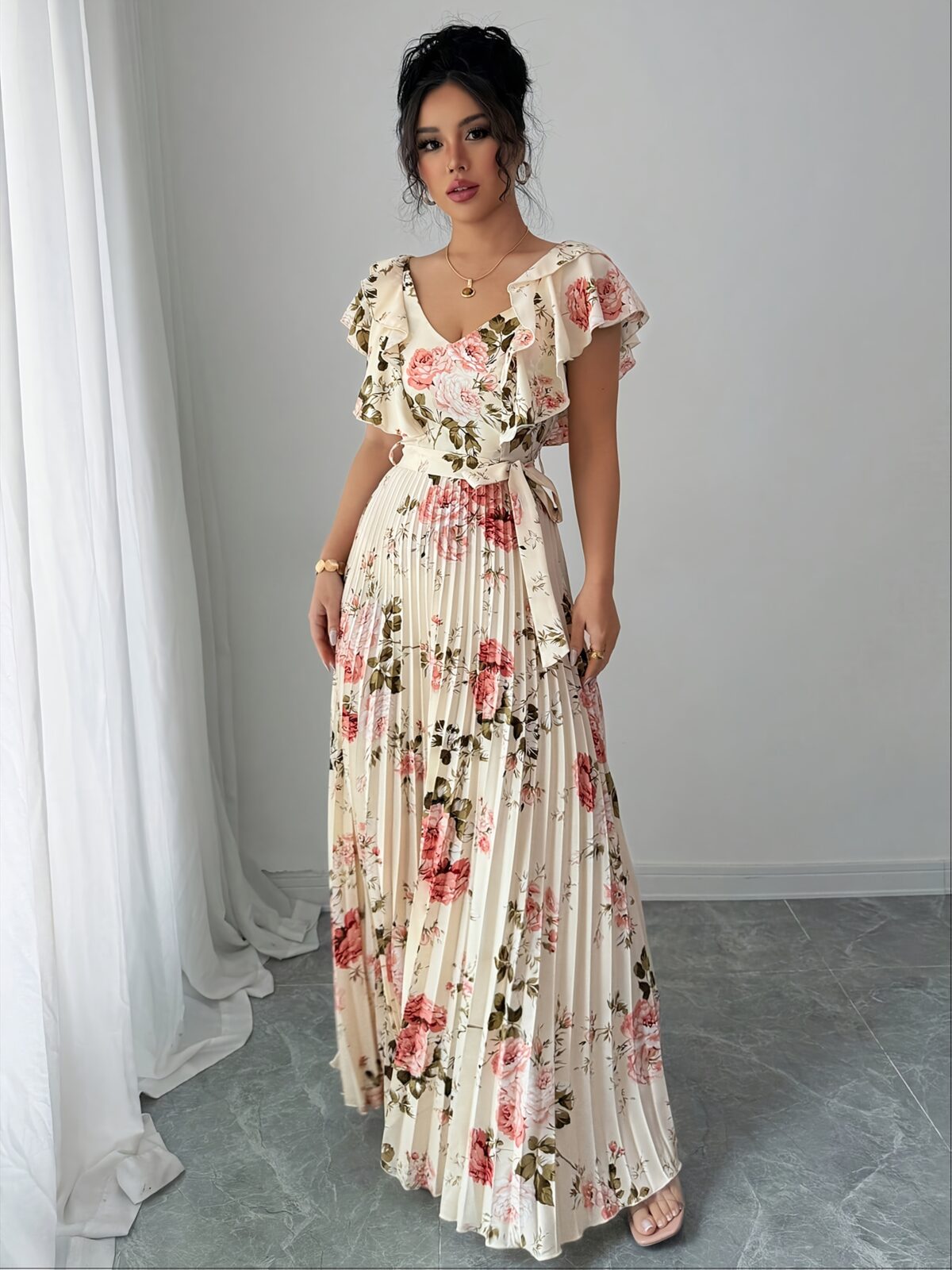 Effortlessly chic Newness Casablanca Floral Print Dress perfect for any occasion