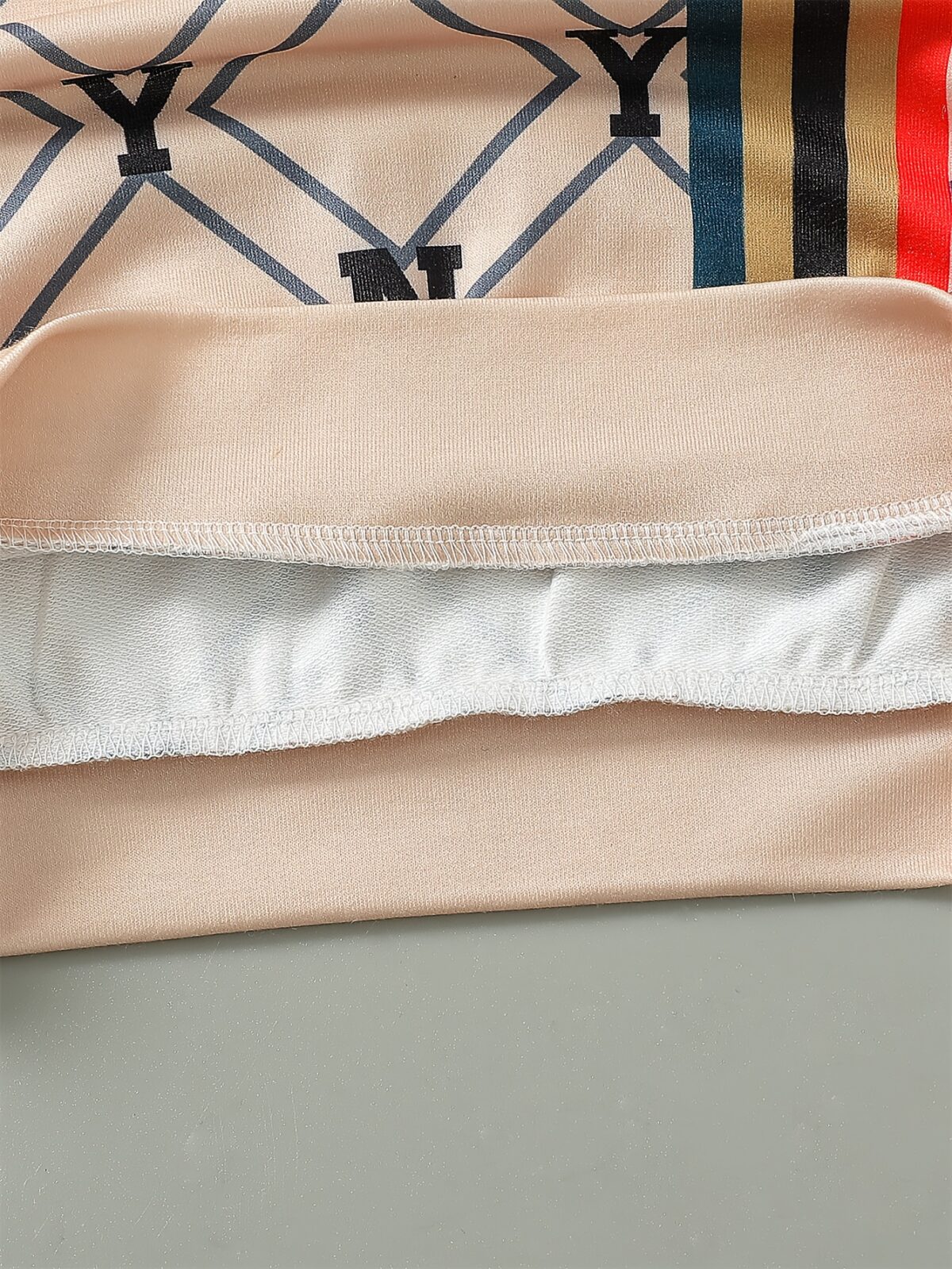 Stylish boys two piece outfit featuring a trendy N Y English letter print long sleeve t shirt and matching pants Perfect for city adventures and everyday wear