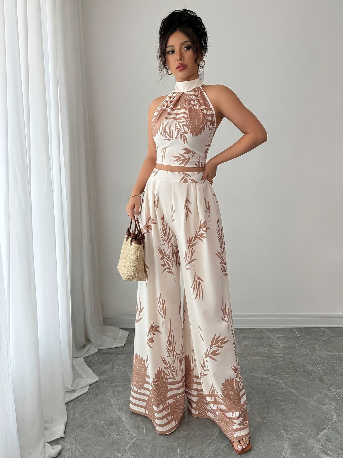 Effortlessly chic Casablanca Printed Resort Set from Newness perfect for your next getaway This two piece set features a vibrant print and relaxed fit