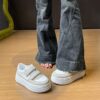 Newness Seoul Chic White Korean Sneakers Breathable lightweight white sneakers with gold accents suitable for all seasons