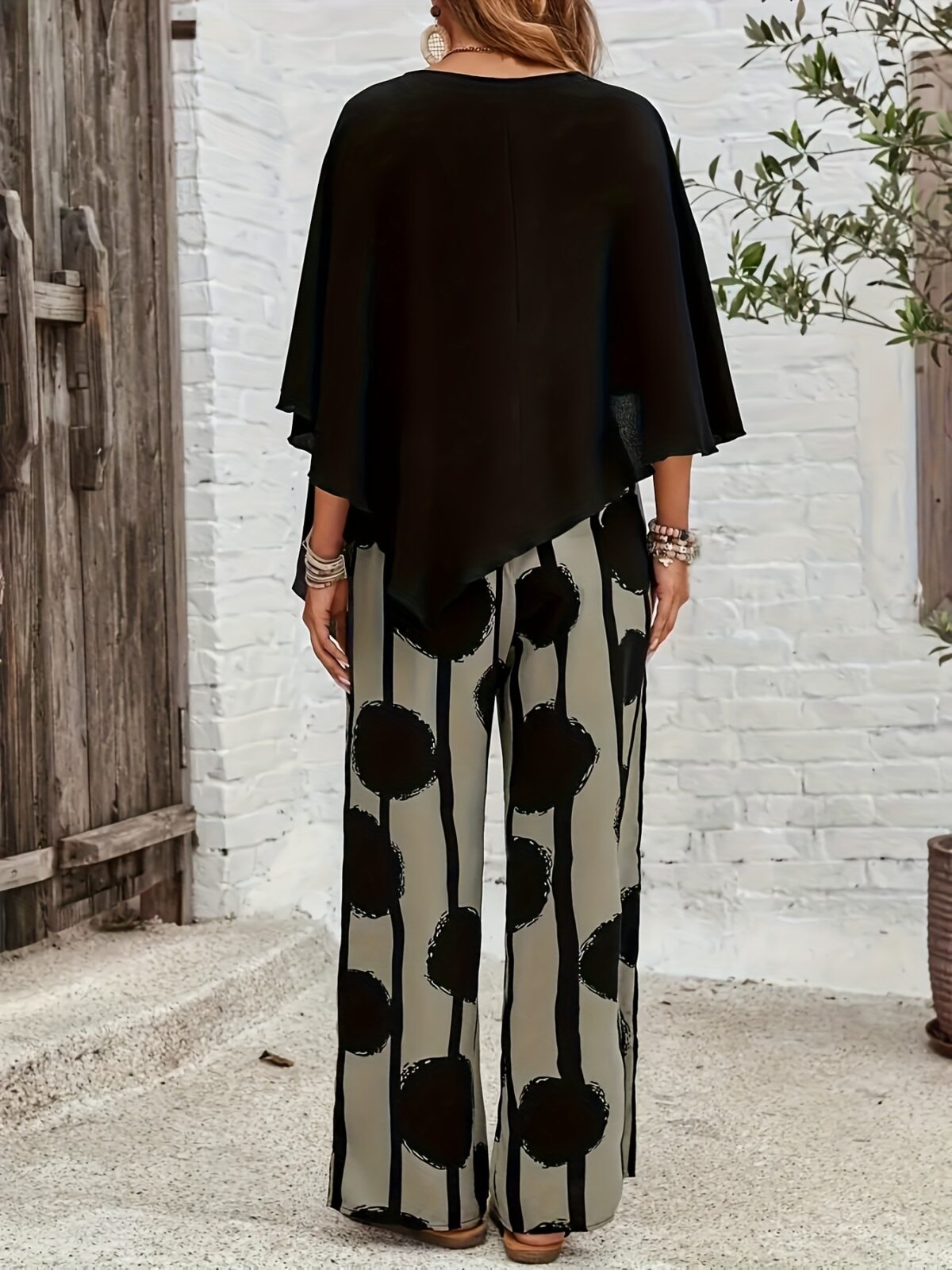 Cairo Nights Geometric Print Set from Newness Chic modern and effortlessly sophisticated