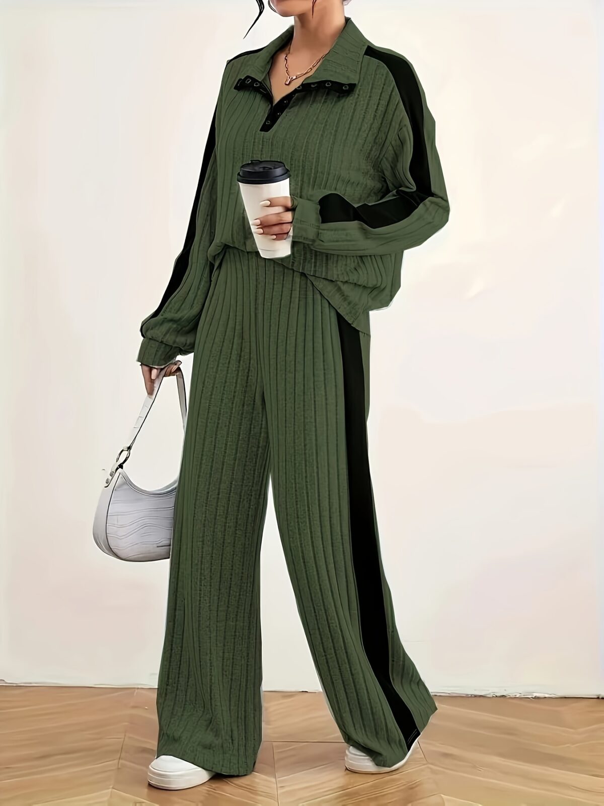 The Newness Milan Casual Suit Set in versatile color This chic and comfortable suit is perfect for any autumn occasion