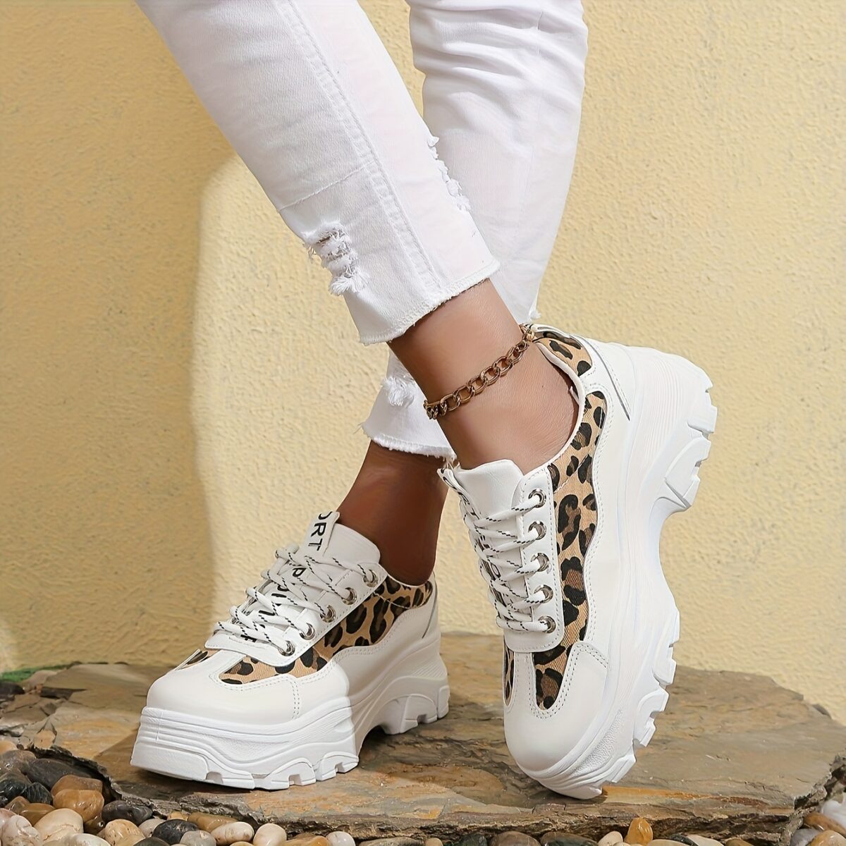 Newness Milan Street Style Leopard Platform Sneakers Elevate your style with these chic comfortable and on trend leopard print platform sneakers