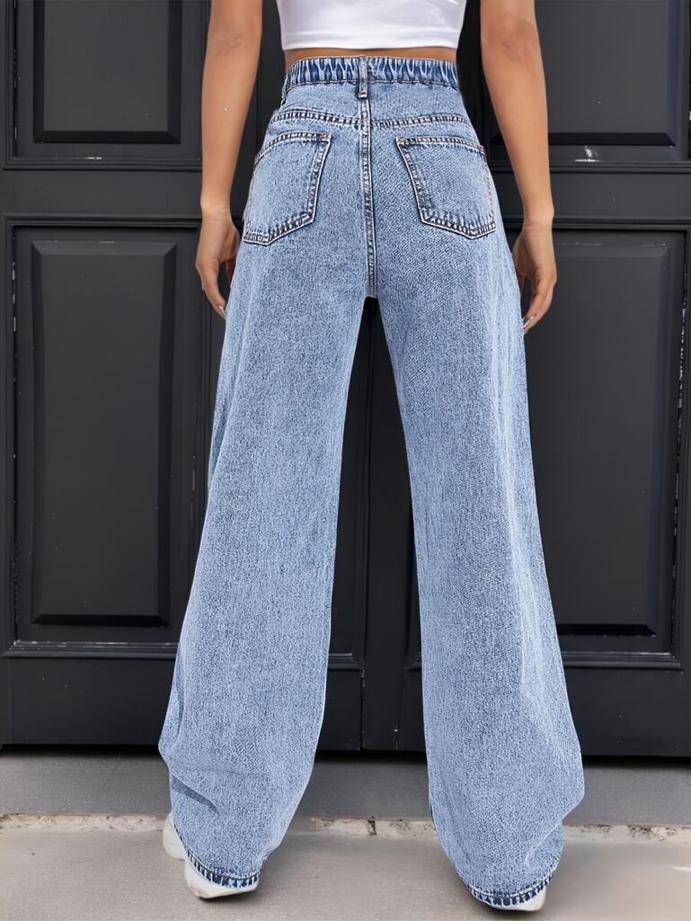 Effortless Chic Light Blue Straight Leg Denim Pants from Newness. Premium denim, straight-leg fit, versatile style.